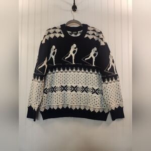 Cocobleu Women's Navy Fuzzy Ski Sweater Size XL Soft Nordic X Country Snowflakes